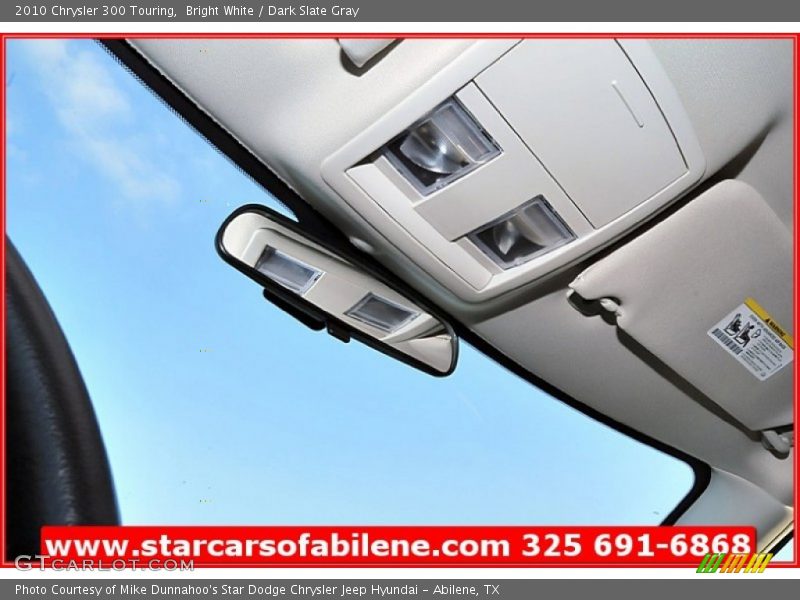 Bright White / Dark Slate Gray 2010 Chrysler 300 Touring