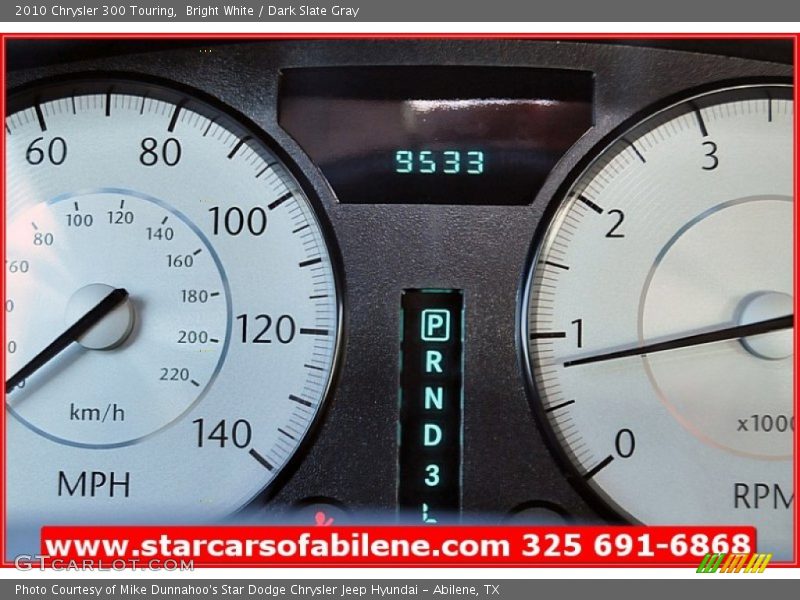 Bright White / Dark Slate Gray 2010 Chrysler 300 Touring