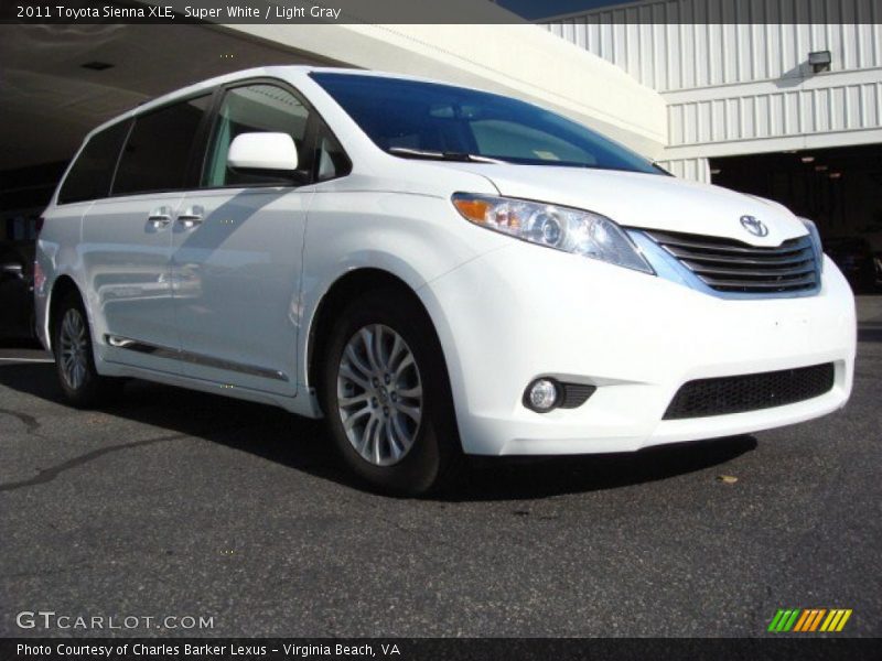 Super White / Light Gray 2011 Toyota Sienna XLE