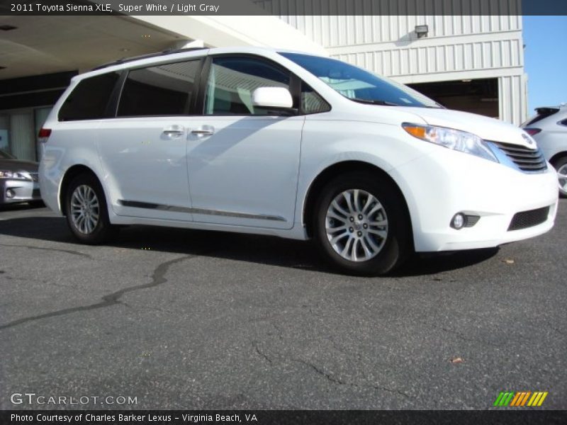 Super White / Light Gray 2011 Toyota Sienna XLE