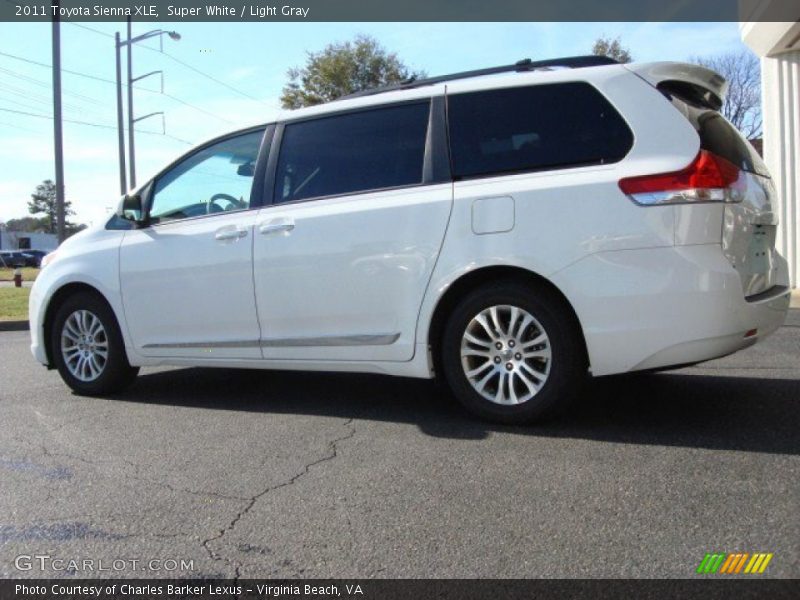 Super White / Light Gray 2011 Toyota Sienna XLE