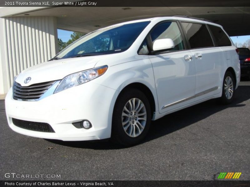 Super White / Light Gray 2011 Toyota Sienna XLE
