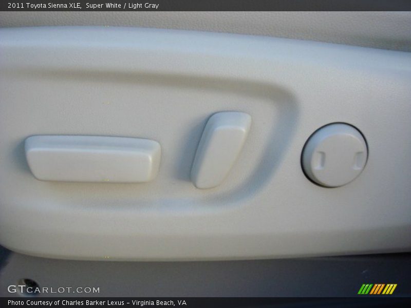 Super White / Light Gray 2011 Toyota Sienna XLE