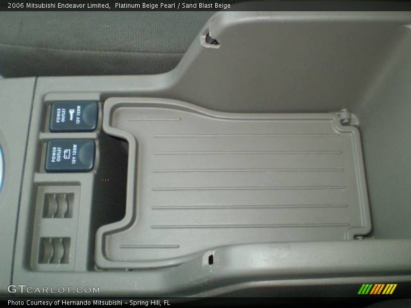 Platinum Beige Pearl / Sand Blast Beige 2006 Mitsubishi Endeavor Limited