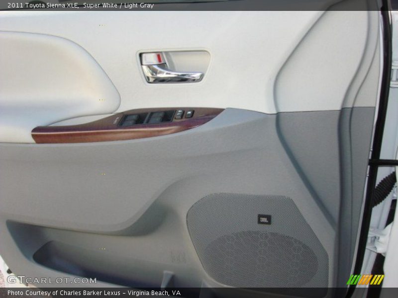 Super White / Light Gray 2011 Toyota Sienna XLE