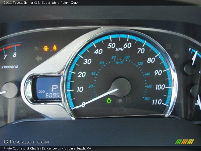 Super White / Light Gray 2011 Toyota Sienna XLE
