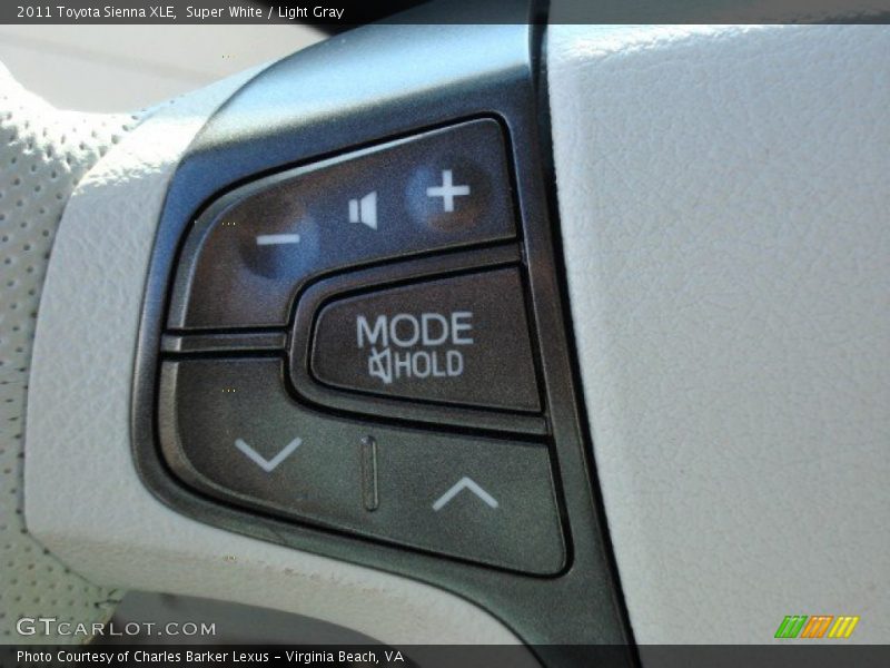 Super White / Light Gray 2011 Toyota Sienna XLE