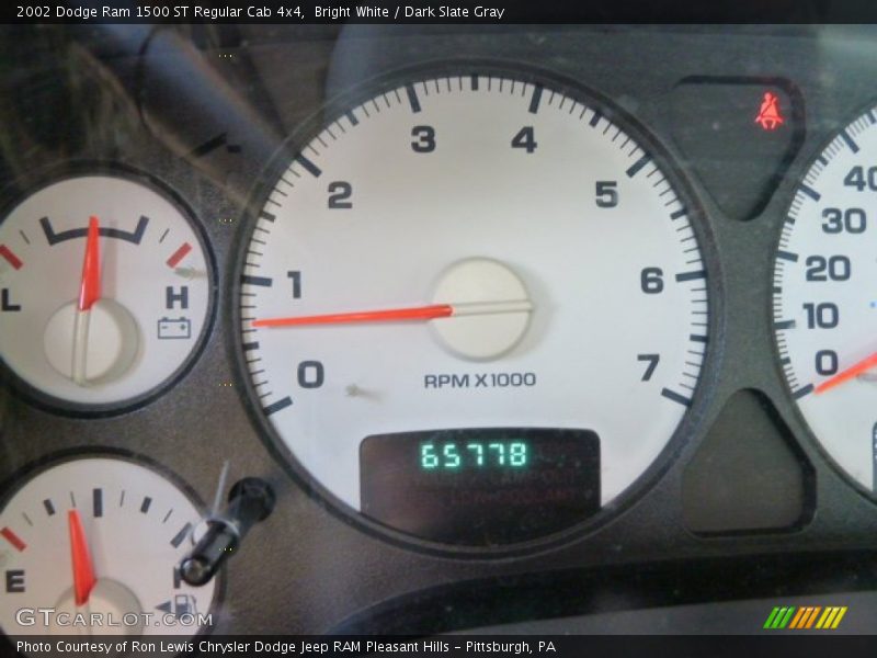 Bright White / Dark Slate Gray 2002 Dodge Ram 1500 ST Regular Cab 4x4