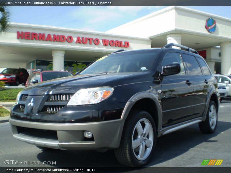 Labrador Black Pearl / Charcoal 2005 Mitsubishi Outlander XLS