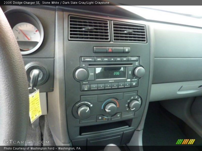 Stone White / Dark Slate Gray/Light Graystone 2006 Dodge Charger SE