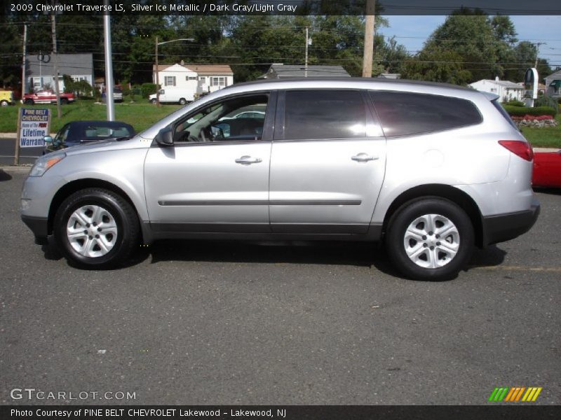 Silver Ice Metallic / Dark Gray/Light Gray 2009 Chevrolet Traverse LS