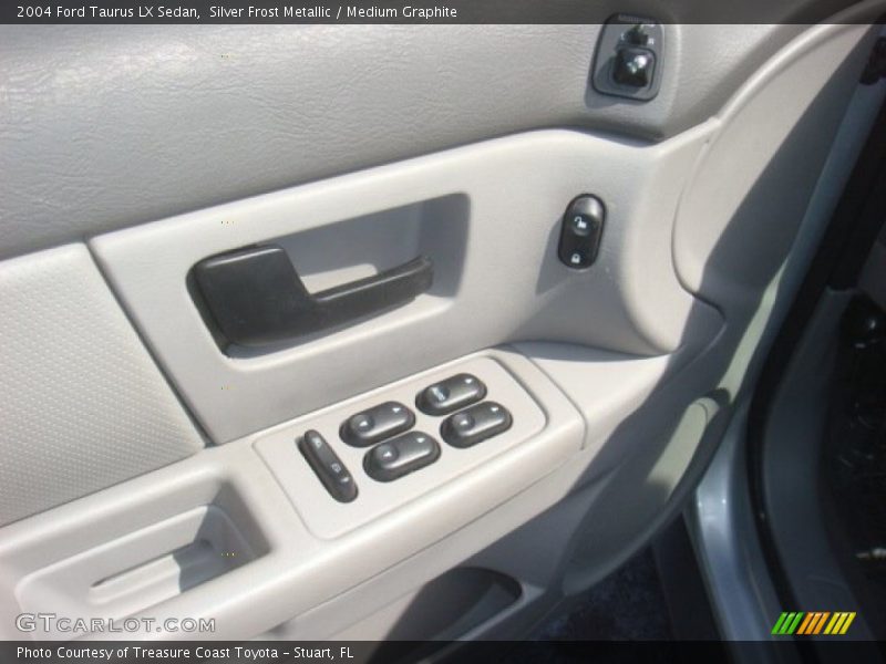 Silver Frost Metallic / Medium Graphite 2004 Ford Taurus LX Sedan
