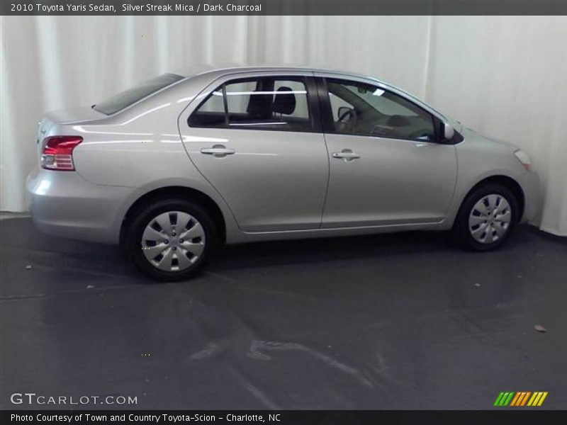 Silver Streak Mica / Dark Charcoal 2010 Toyota Yaris Sedan