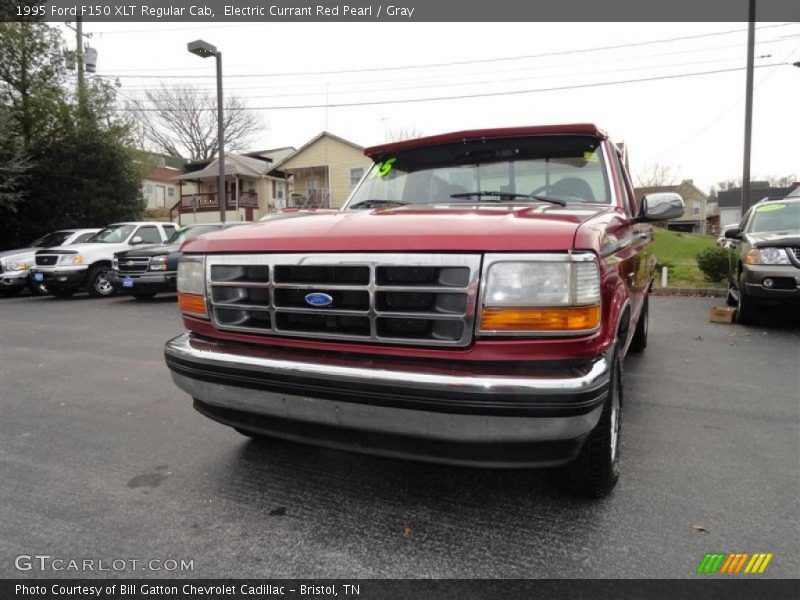 Electric Currant Red Pearl / Gray 1995 Ford F150 XLT Regular Cab