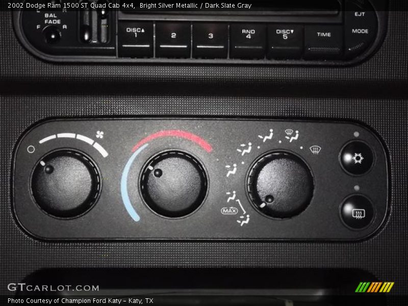 Bright Silver Metallic / Dark Slate Gray 2002 Dodge Ram 1500 ST Quad Cab 4x4