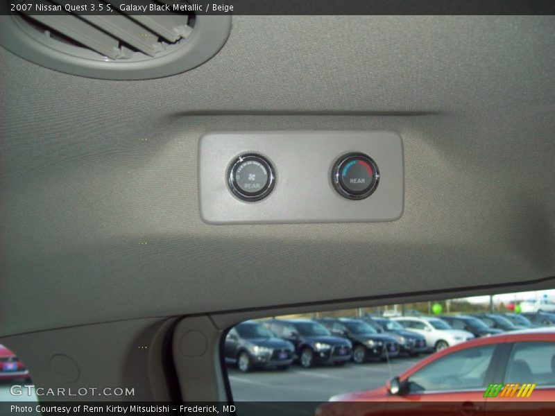 Galaxy Black Metallic / Beige 2007 Nissan Quest 3.5 S