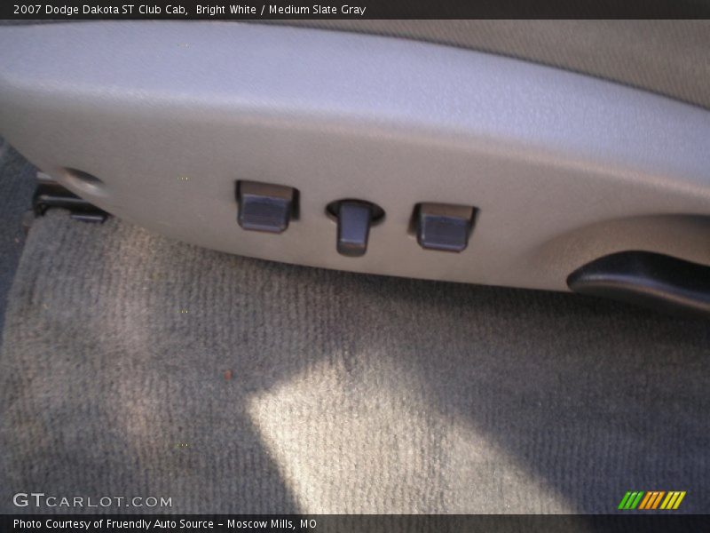 Bright White / Medium Slate Gray 2007 Dodge Dakota ST Club Cab