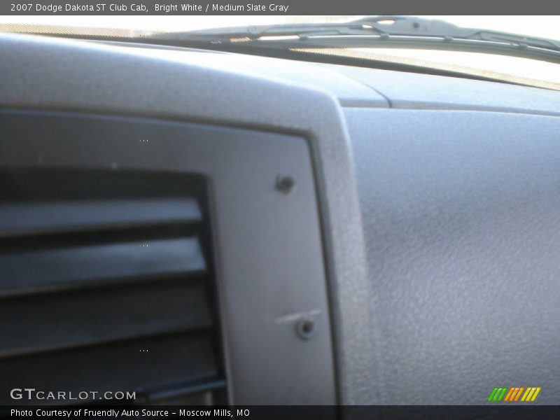 Bright White / Medium Slate Gray 2007 Dodge Dakota ST Club Cab