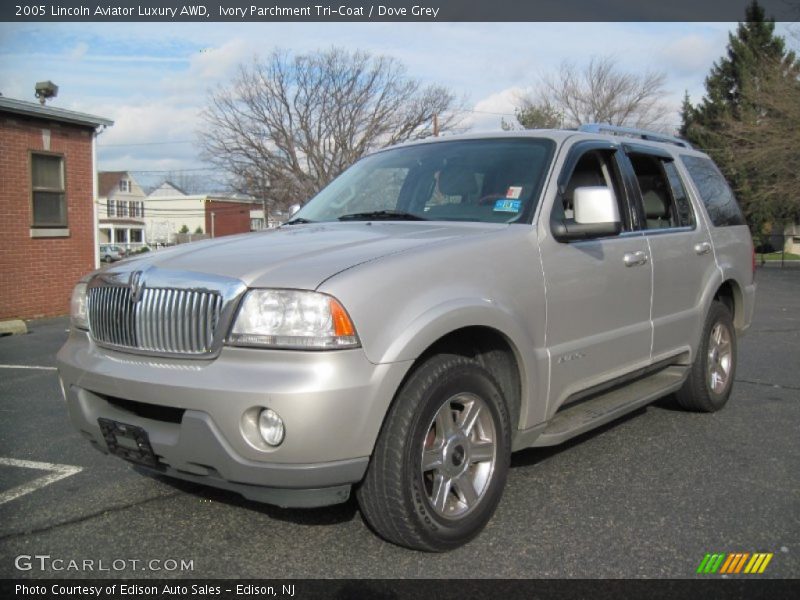 Ivory Parchment Tri-Coat / Dove Grey 2005 Lincoln Aviator Luxury AWD