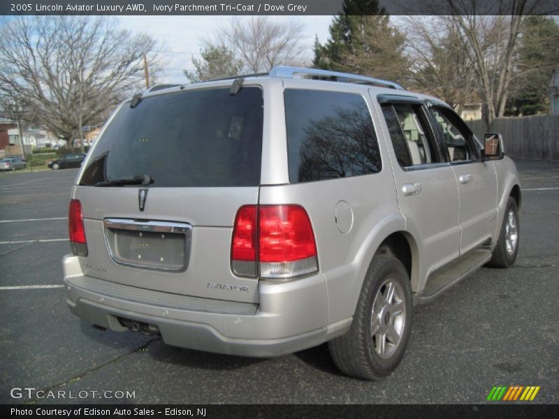 Ivory Parchment Tri-Coat / Dove Grey 2005 Lincoln Aviator Luxury AWD