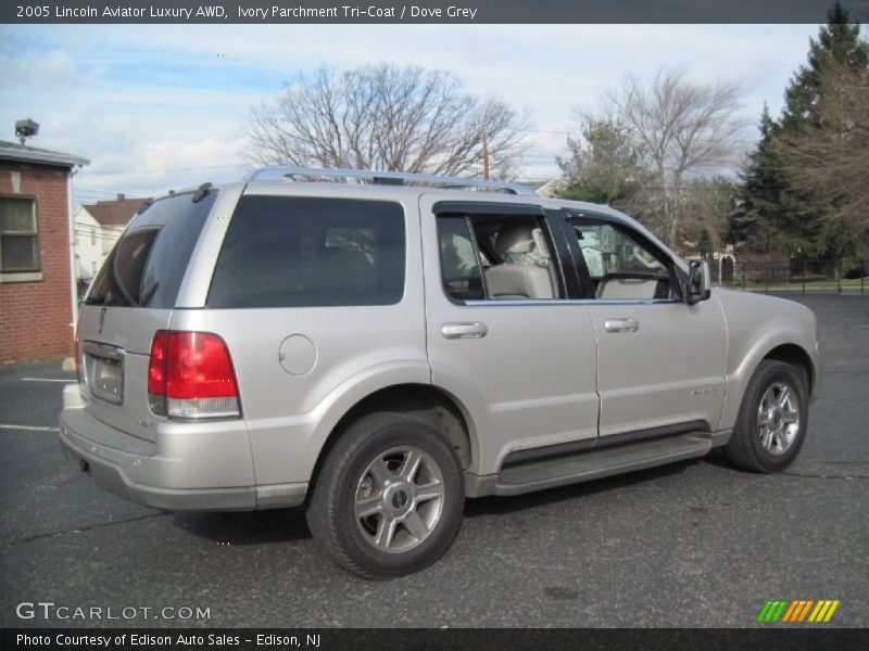 Ivory Parchment Tri-Coat / Dove Grey 2005 Lincoln Aviator Luxury AWD