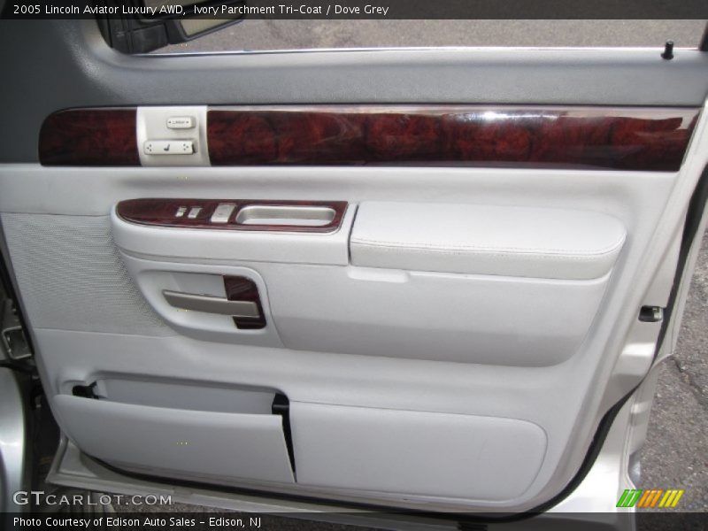 Ivory Parchment Tri-Coat / Dove Grey 2005 Lincoln Aviator Luxury AWD