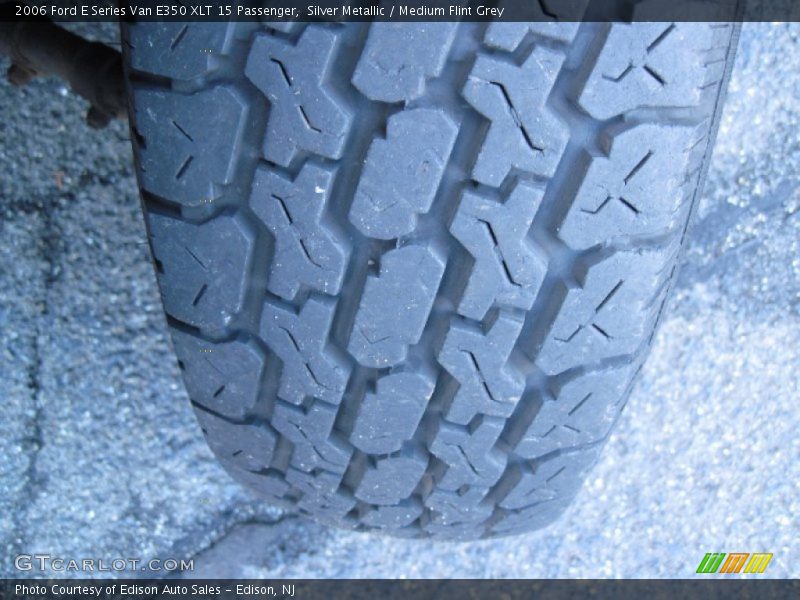 Silver Metallic / Medium Flint Grey 2006 Ford E Series Van E350 XLT 15 Passenger