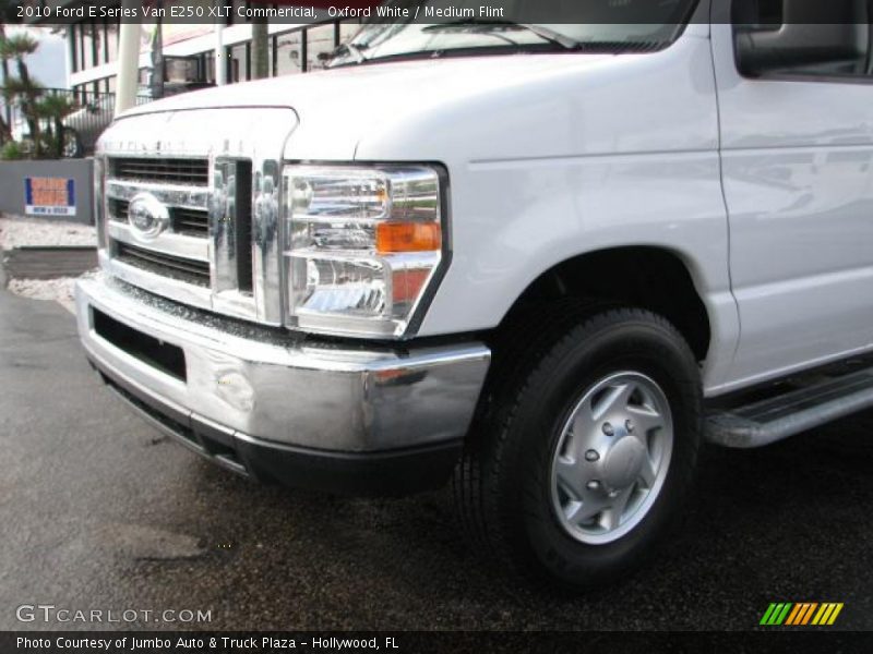 Oxford White / Medium Flint 2010 Ford E Series Van E250 XLT Commericial