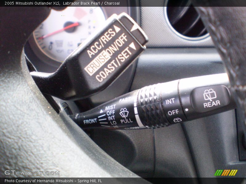 Labrador Black Pearl / Charcoal 2005 Mitsubishi Outlander XLS