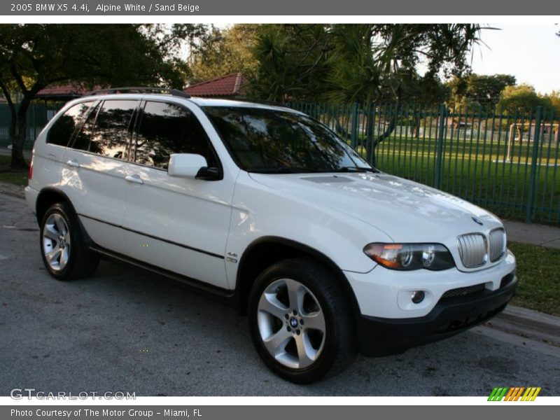 Alpine White / Sand Beige 2005 BMW X5 4.4i