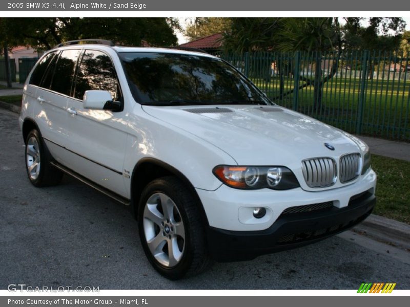 Alpine White / Sand Beige 2005 BMW X5 4.4i