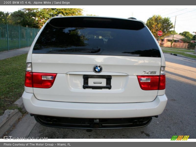 Alpine White / Sand Beige 2005 BMW X5 4.4i