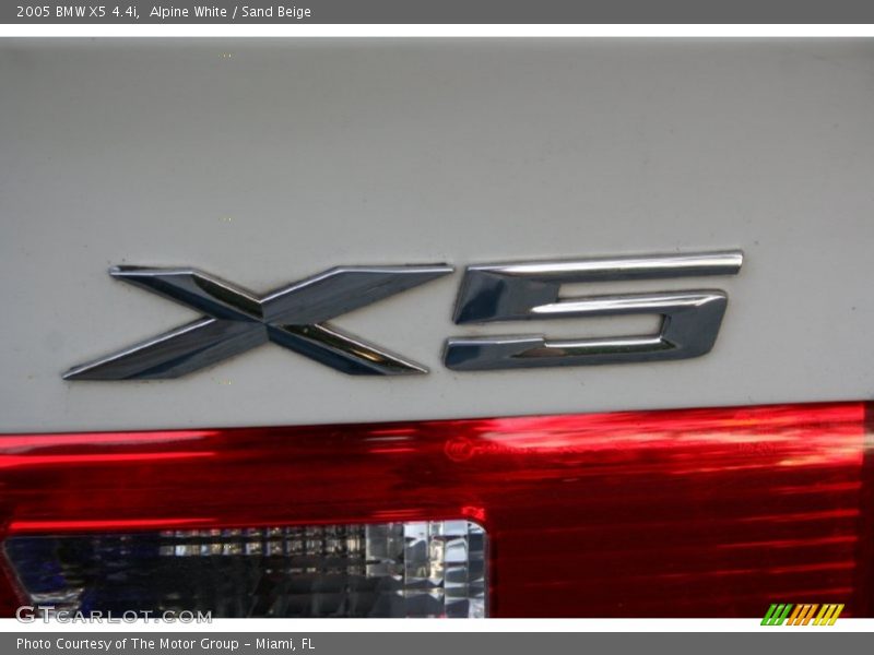 Alpine White / Sand Beige 2005 BMW X5 4.4i