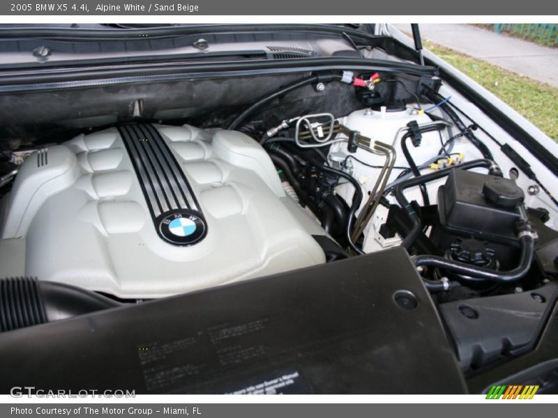 Alpine White / Sand Beige 2005 BMW X5 4.4i