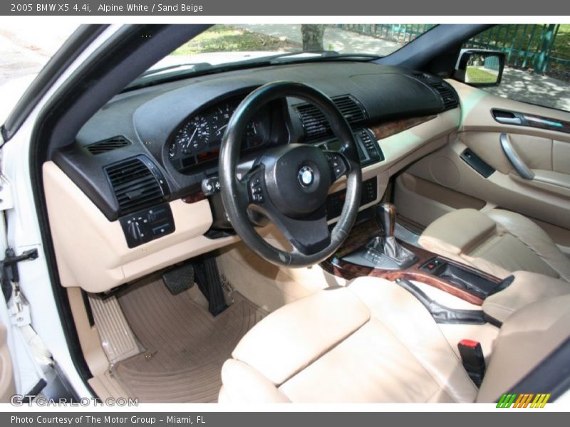 Alpine White / Sand Beige 2005 BMW X5 4.4i