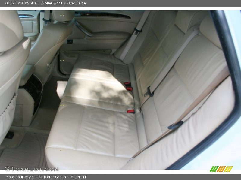 Alpine White / Sand Beige 2005 BMW X5 4.4i