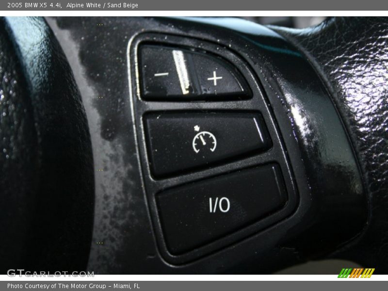 Alpine White / Sand Beige 2005 BMW X5 4.4i