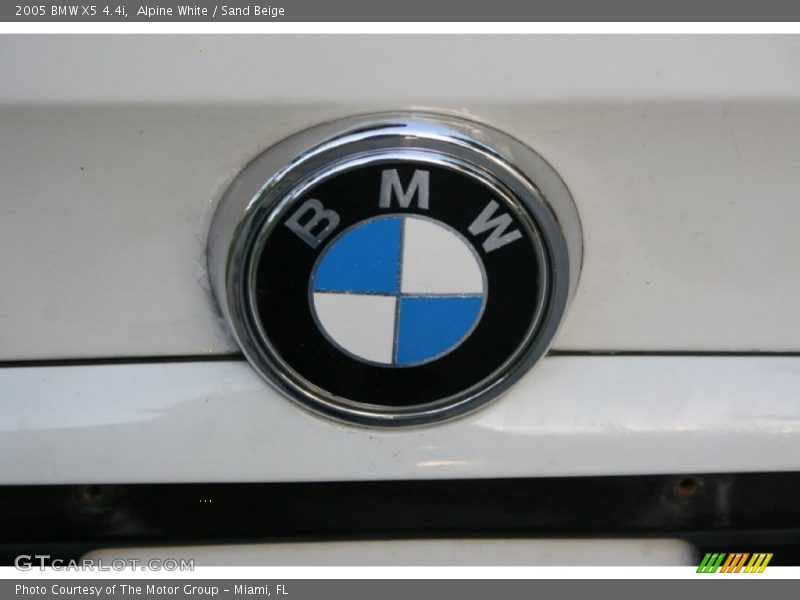 Alpine White / Sand Beige 2005 BMW X5 4.4i