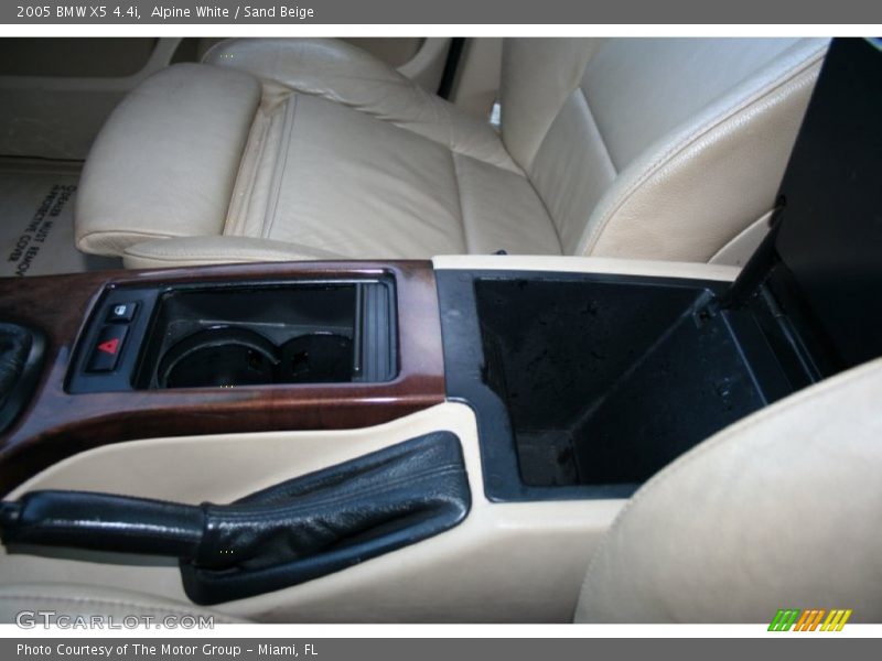 Alpine White / Sand Beige 2005 BMW X5 4.4i