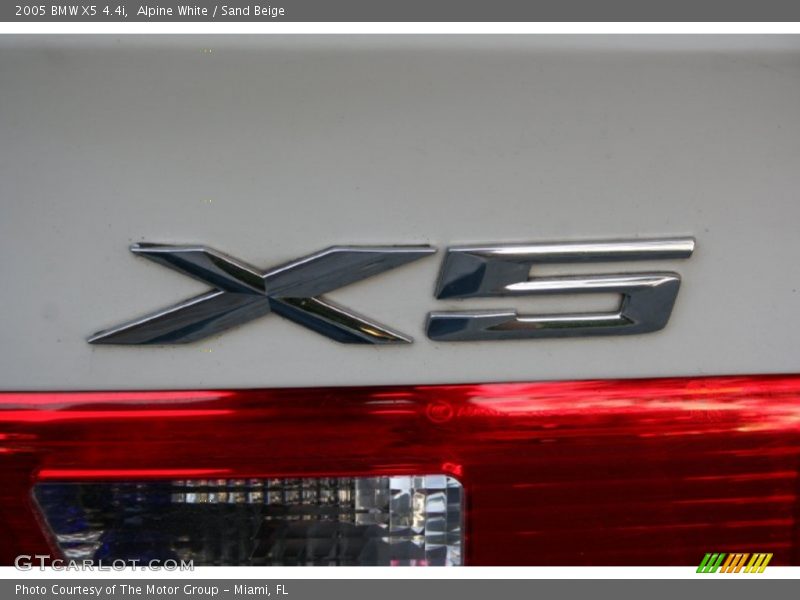 Alpine White / Sand Beige 2005 BMW X5 4.4i