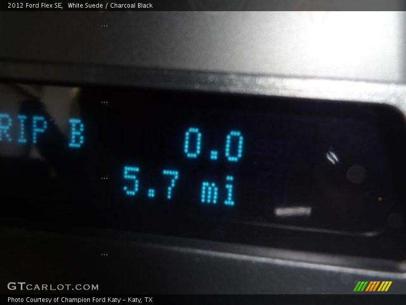 White Suede / Charcoal Black 2012 Ford Flex SE