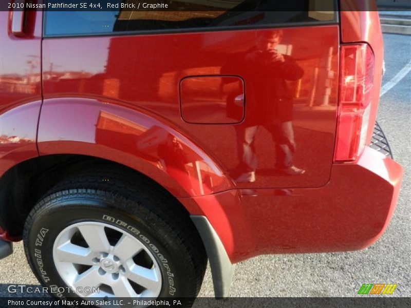 Red Brick / Graphite 2010 Nissan Pathfinder SE 4x4