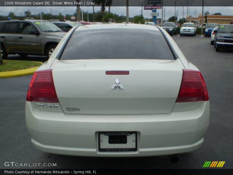 Dover White Pearl / Gray 2006 Mitsubishi Galant DE
