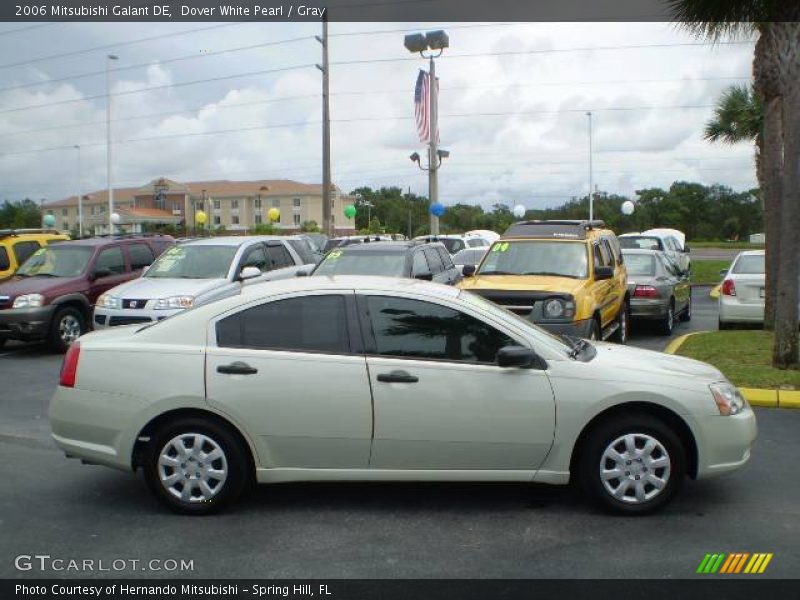 Dover White Pearl / Gray 2006 Mitsubishi Galant DE