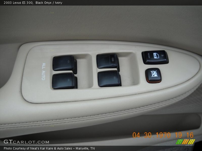 Black Onyx / Ivory 2003 Lexus ES 300