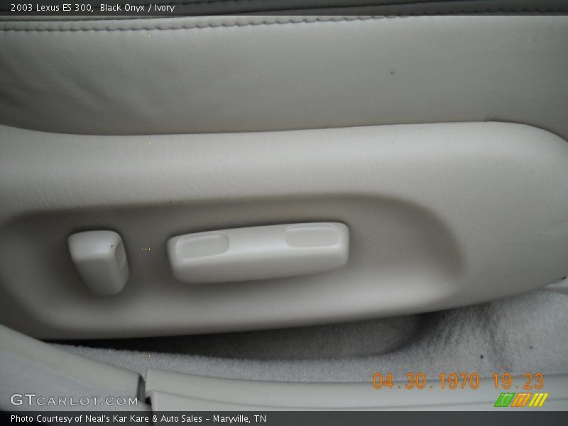 Black Onyx / Ivory 2003 Lexus ES 300
