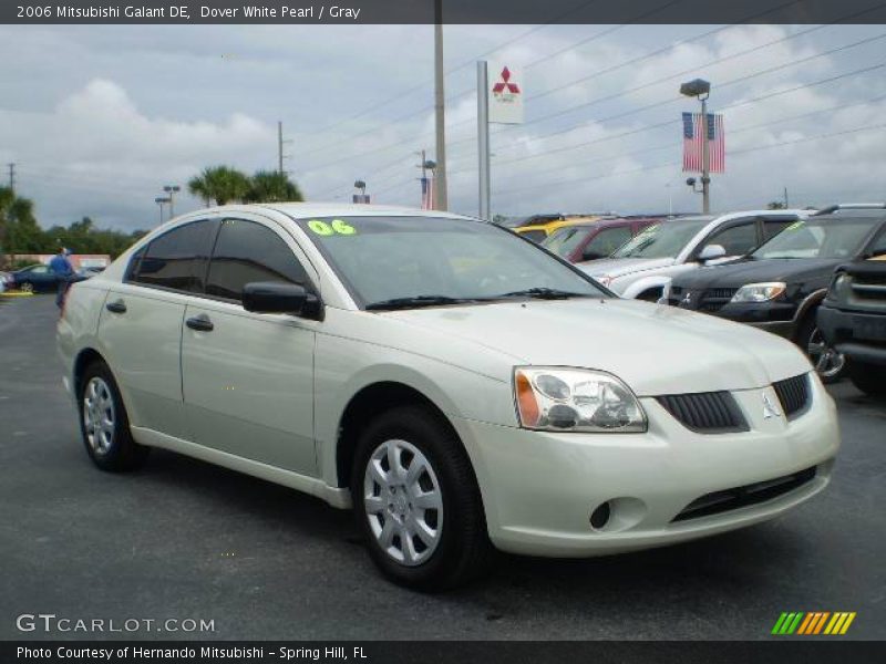 Dover White Pearl / Gray 2006 Mitsubishi Galant DE