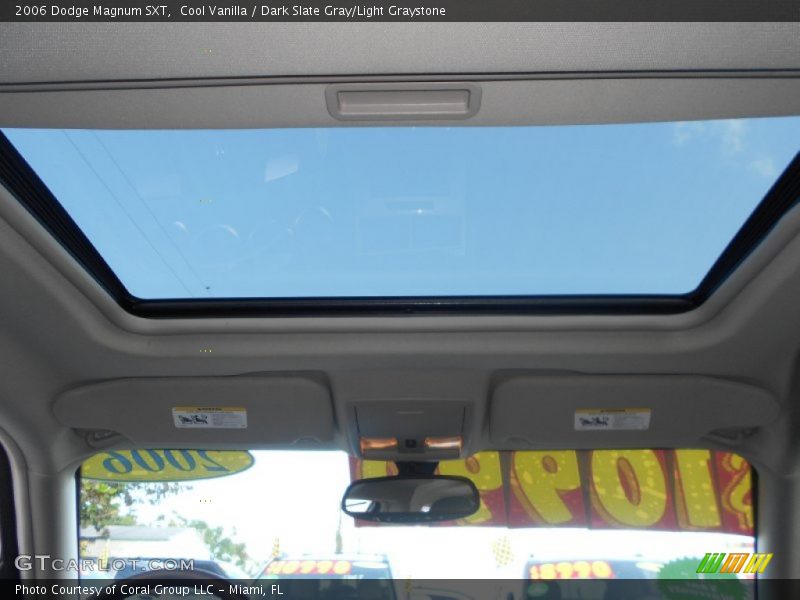 Cool Vanilla / Dark Slate Gray/Light Graystone 2006 Dodge Magnum SXT