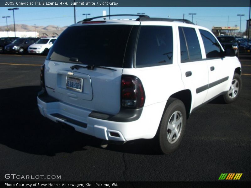 Summit White / Light Gray 2005 Chevrolet TrailBlazer LS 4x4