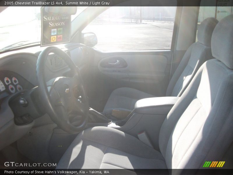 Summit White / Light Gray 2005 Chevrolet TrailBlazer LS 4x4